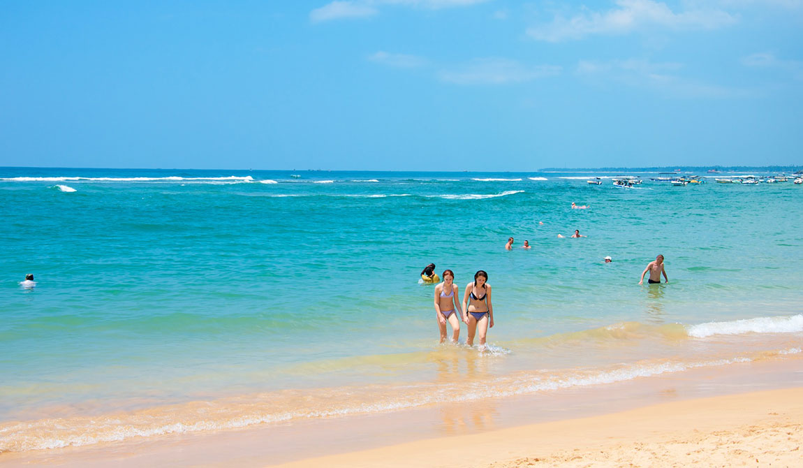 Beach Destinations in Sri Lanka - Sri Lanka Beach Destinations - Sri Lanka Beaches - Beach Hotels in Hikkaduwa - Hikkaduwa Beach Hotels - Hikkaduwa Beach in Sri Lanka - Things to do in Hikkaduwa - Hikkaduwa Beach Stay