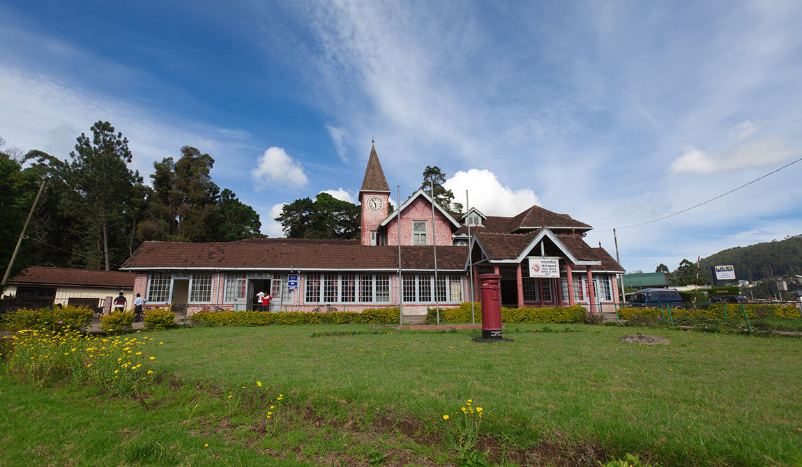 Wartime cemeteries in Sri Lanka, Mansions in Sri Lanka, Buildings in Sri Lanka