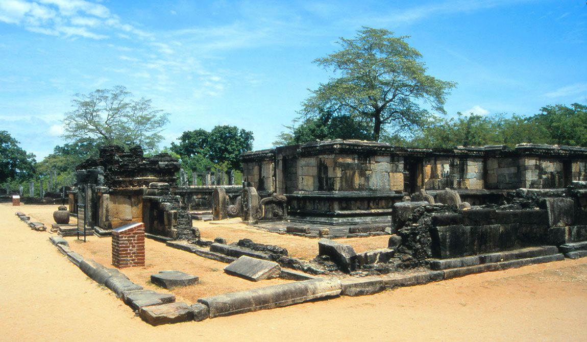 Visit Hatadage on your trip to Polonnaruwa or Sri Lanka, Hatadage in Polonnaruwa, Picture of Hatadage, Polonnaruwa, Hetadage And Atadage, Hatadage Polonnaruwa, polonnaruwa in Sri Lanka
