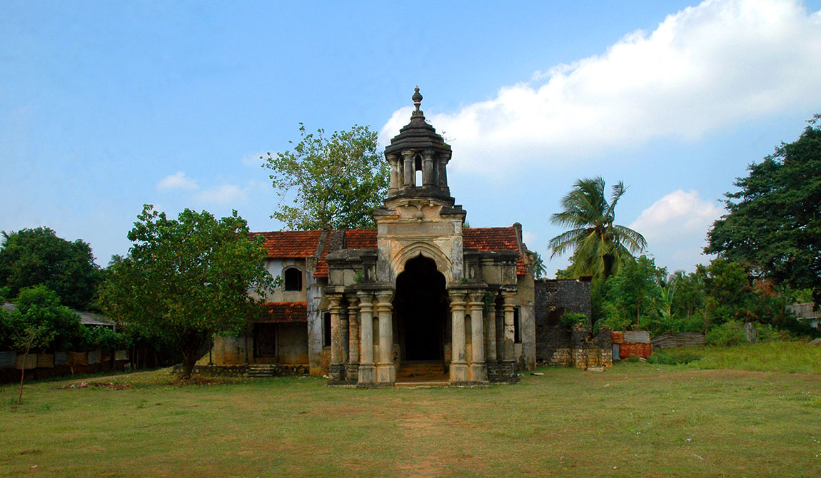 Jaffna Palace ruins - Ruins of Jaffna kingdom - Visit Royal Palace Ruins in Jaffna
