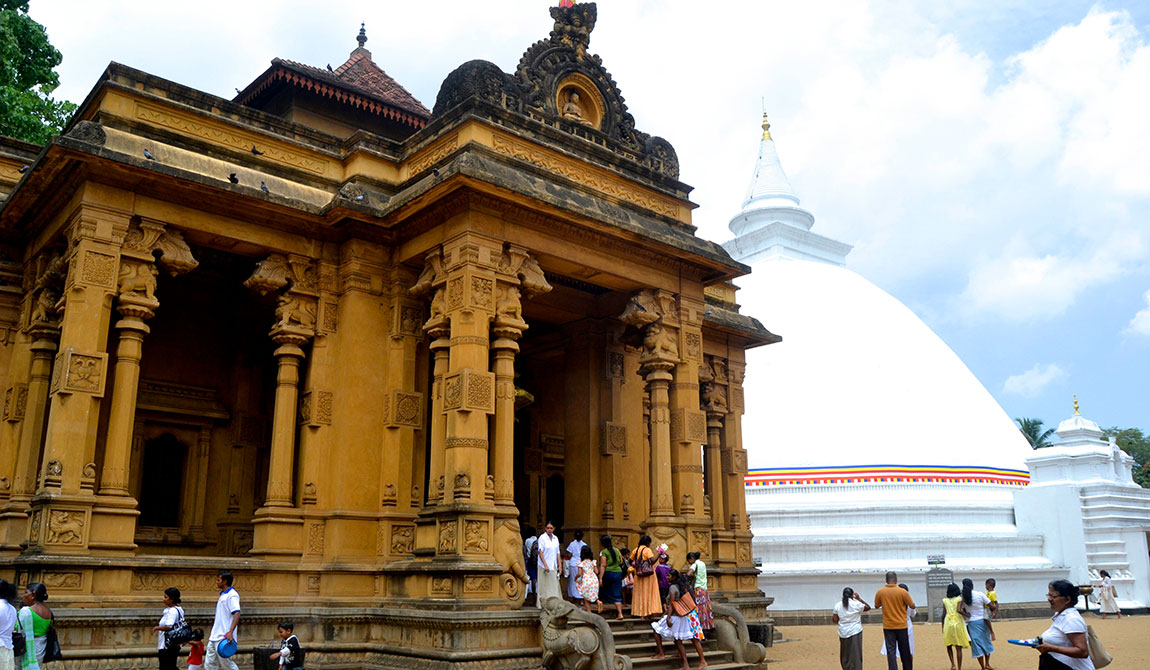 Kelaniya Temple - Sri Lanka - Kelaniya Royal Temple - Visit Kelaniya Raja Maha Vihara on your trip to Colombo - Kelaniya Raja Maha Viharaya - Visit Kelaniya Raja Maha Vihara