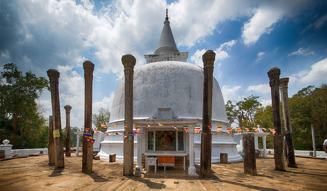 Lankaramaya Anuradhapura Sri Lanka - Lankarama Stupa in Anuradhapura Sri Lanka - Visit Lankarama Sthupa on your trip to Anuradhapura - Lankarama Buddhist Vihara - Lankarama Dagoba in Anuradhapura, Sri Lanka - Lankaramaya in Anuradhapura Kingdom