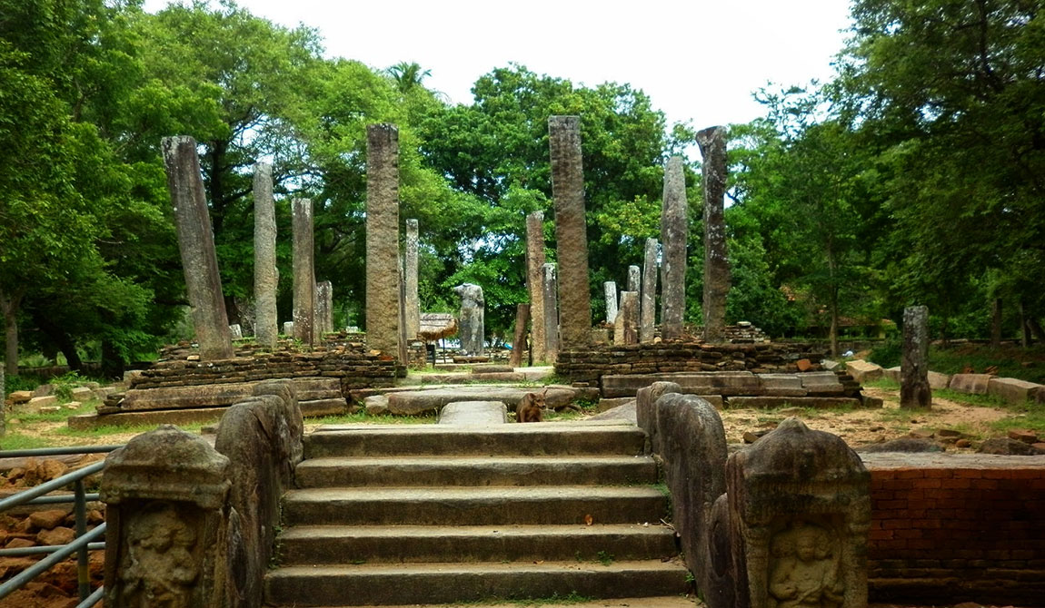 Magul Maha Viharaya, Ampara in Sri Lanka - Magul Maha Viharaya Lahugala - Buddhist Places in Sri Lanka - Magul Maha Viharaya Ancient Temple - Visit Magul Maha Viharaya on your trip to Eastern Province - Magul Maha Viharaya Sri lanka - Ancient Buddhist temple - Lahugala Magul Maha Viharaya - Magul Maha Viharaya, Eastern, Sri Lanka