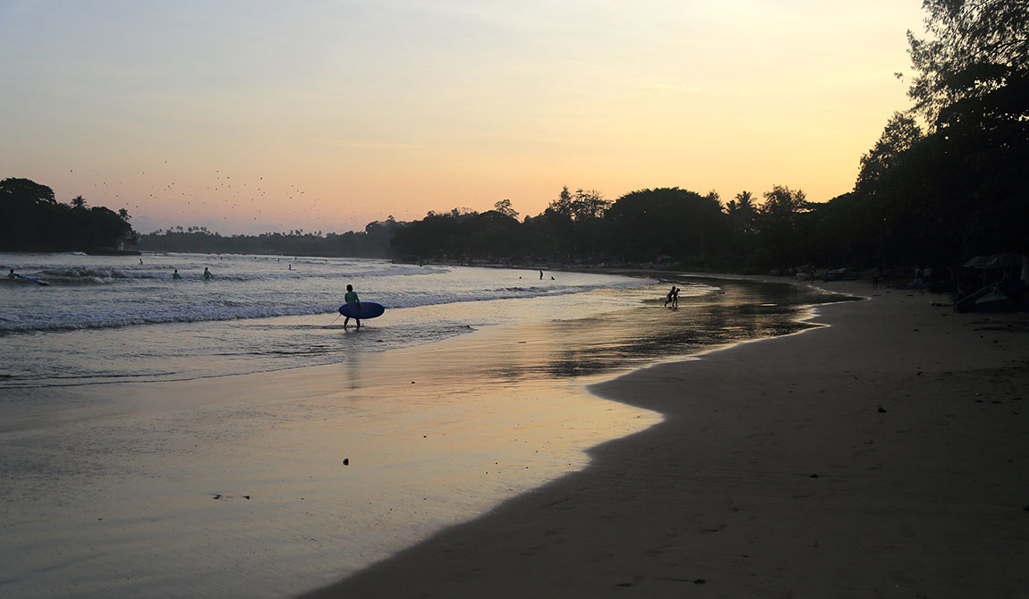 Weligama Beach in Sri Lanka - Beach Destinations in Sri Lanka - Sri Lanka Beach Destinations - Sri Lanka Beaches - Beach Hotels in Weligama - Weligama Beach Hotels - Things to do in Weligama - Weligama Beach Stay