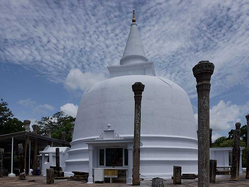 Lankaramaya Anuradhapura Sri Lanka - Lankarama Stupa in Anuradhapura Sri Lanka - Visit Lankarama Sthupa on your trip to Anuradhapura - Lankarama Buddhist Vihara - Lankarama Dagoba in Anuradhapura, Sri Lanka - Lankaramaya in Anuradhapura Kingdom