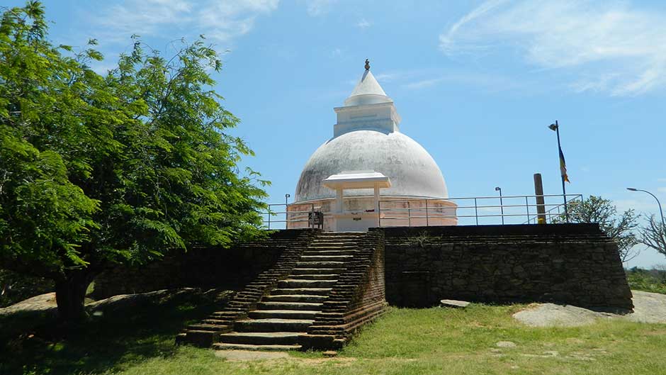 Magul Maha Viharaya, Ampara in Sri Lanka - Magul Maha Viharaya Lahugala - Buddhist Places in Sri Lanka - Magul Maha Viharaya Ancient Temple - Visit Magul Maha Viharaya on your trip to Eastern Province - Magul Maha Viharaya Sri lanka - Ancient Buddhist temple - Lahugala Magul Maha Viharaya - Magul Maha Viharaya, Eastern, Sri Lanka