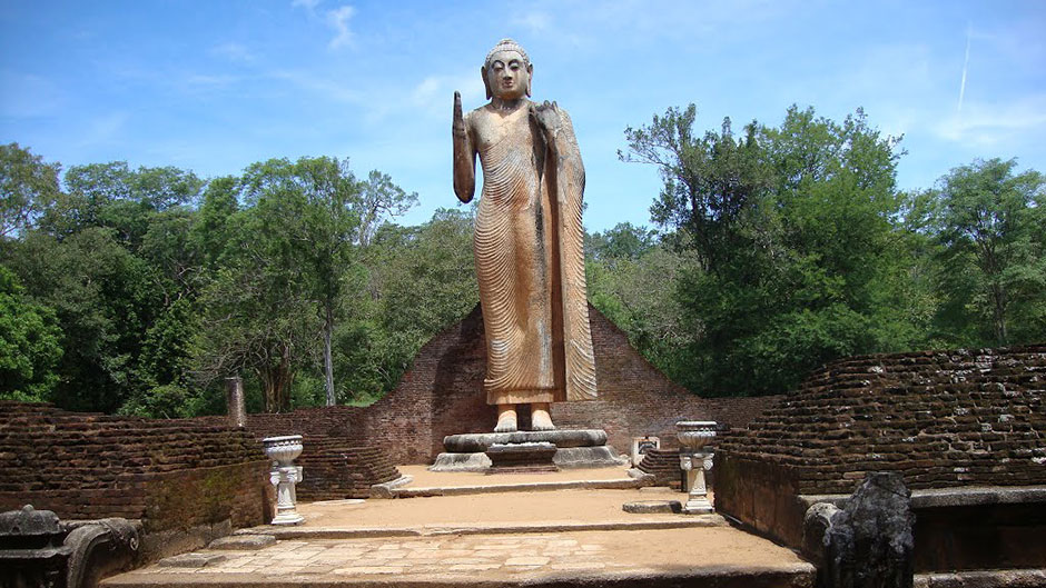 An Ancient City of Exuberance - Visit Maligawila Buddha Statue on your trip to Buttala - Maligawila Buddha Statue - Sri Lanka - Maligawila Temple Sri Lanka - Picture of Maligawila Buddha Statue, Buttala - Maligawila Buddha Statue, Uva, Sri Lanka
