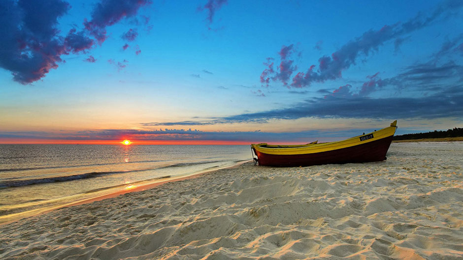 Arugambay Beach in Sri Lanka - Beach Destinations in Sri Lanka - Sri Lanka Beach Destinations - Beaches in Sri Lanka - Sri Lanka Beaches - Things to do in Arugambay - Arugambay Hotels