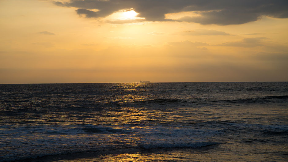 Beach Destinations in Sri Lanka - Sri Lanka Beach Destinations - Sri Lanka Beaches - Beach Hotels in Hikkaduwa - Hikkaduwa Beach Hotels - Hikkaduwa Beach in Sri Lanka - Things to do in Hikkaduwa - Hikkaduwa Beach Stay