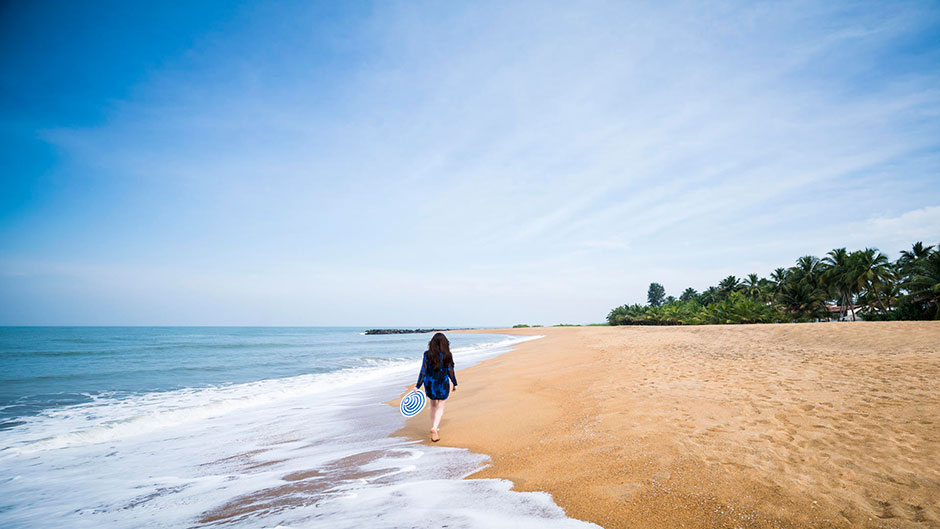 Kalutara Beach in Sri Lanka - Beach Destinations in Sri Lanka - Sri Lanka Beach Destinations - Sri Lanka Beaches - Beach Hotels in Kalutara - Kalutara Beach Hotels - Things to do in Kalutara - Kalutara Beach Stay