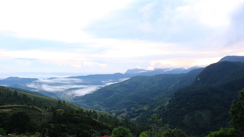 Knuckles Mountain Range trips in Sri Lanka - Knuckles Trekking Trips in Sri Lanka - Knuckles Mountain Range in Sri Lanka - Knuckles Tours in Sri Lanka - Sri Lanka Trekking Trips
