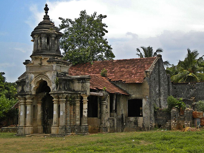 Jaffna Palace ruins - Ruins of Jaffna kingdom - Visit Royal Palace Ruins in Jaffna