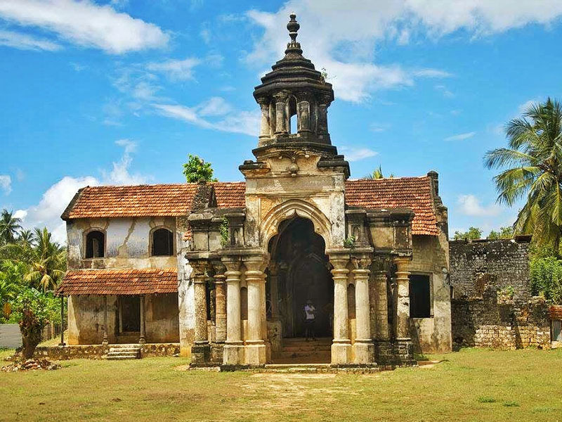 Jaffna Palace ruins - Ruins of Jaffna kingdom - Visit Royal Palace Ruins in Jaffna