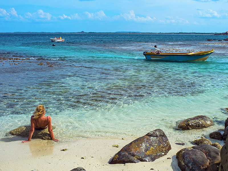 Trincomalee Beach in Sri Lanka - Beach Destinations in Sri Lanka - Sri Lanka Beach Destinations - Sri Lanka Beaches - Beach Hotels in Trincomalee - Trincomalee Beach Hotels - Things to do in Trincomalee - Trincomalee Beach Stay
