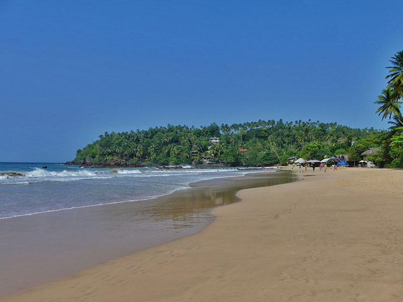 Weligama Beach in Sri Lanka - Beach Destinations in Sri Lanka - Sri Lanka Beach Destinations - Sri Lanka Beaches - Beach Hotels in Weligama - Weligama Beach Hotels - Things to do in Weligama - Weligama Beach Stay