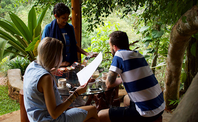 Family Friendly Holidays, Family Trip in Sri lanka, Budget trips in Sri Lanka, family vacations in sri lanka, Sri Lanka family tours, sri lanka holidays for family, Family Holidays, Trips for family, Kids Tours, Family Tours in Sri Lanka, Kids friendly Tours in Sri Lanka